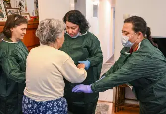 Bornova’da yaşlı ve engellilere evde destek hizmeti