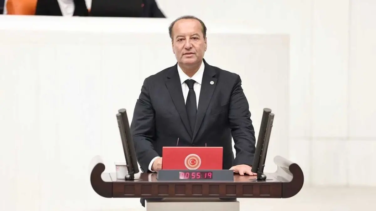 CHP’li Akay: Devlet saatte 612 milyon TL, günde 14,7 milyar TL faiz ödedi haberinin görseli