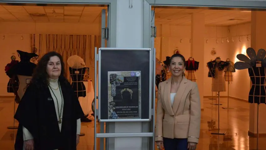 Ege Üniversitesi’nde tekstil atıkları sanata dönüşüyor haberinin görseli