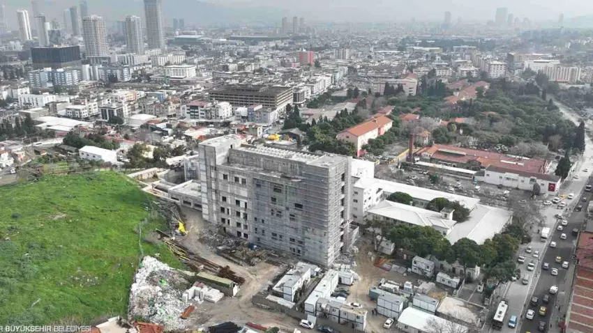 Eşrefpaşa Hastanesi ek hizmet binası yükseliyor