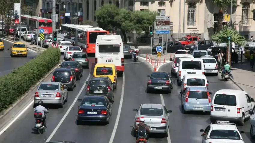 İzmir’de ocak ayında trafiğe kayıtlı araç sayısı 2,1 milyonu aştı