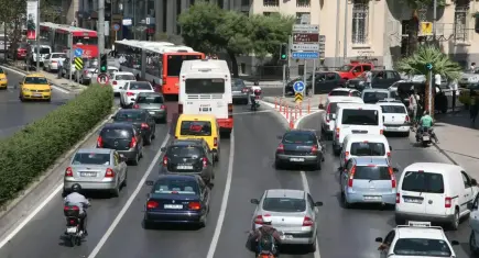 İzmir’de ocak ayında trafiğe kayıtlı araç sayısı 2,1 milyonu aştı