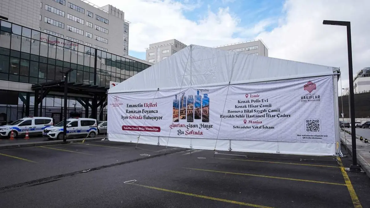 İzmir ve Manisa’da her gün 2 bin 500 kişiye iftar sofrası haberinin görseli