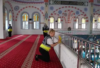 Karabağlar’da camiler Ramazan’a hazırlanıyor