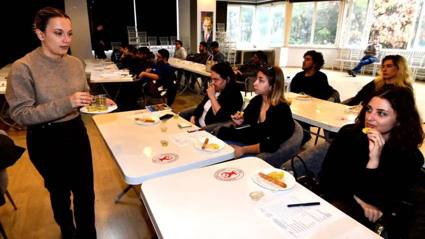 Bornova’da zeytinyağı kültürü geleceğe taşınıyor