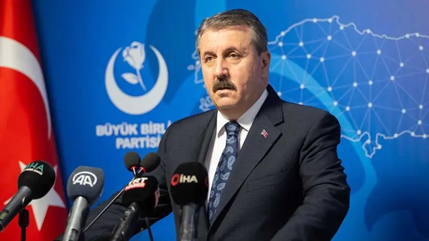 Destici'den CHP'ye: Ellerine fırsat geçse ne Kur'an bırakırlar ne ezan bırakırlar!