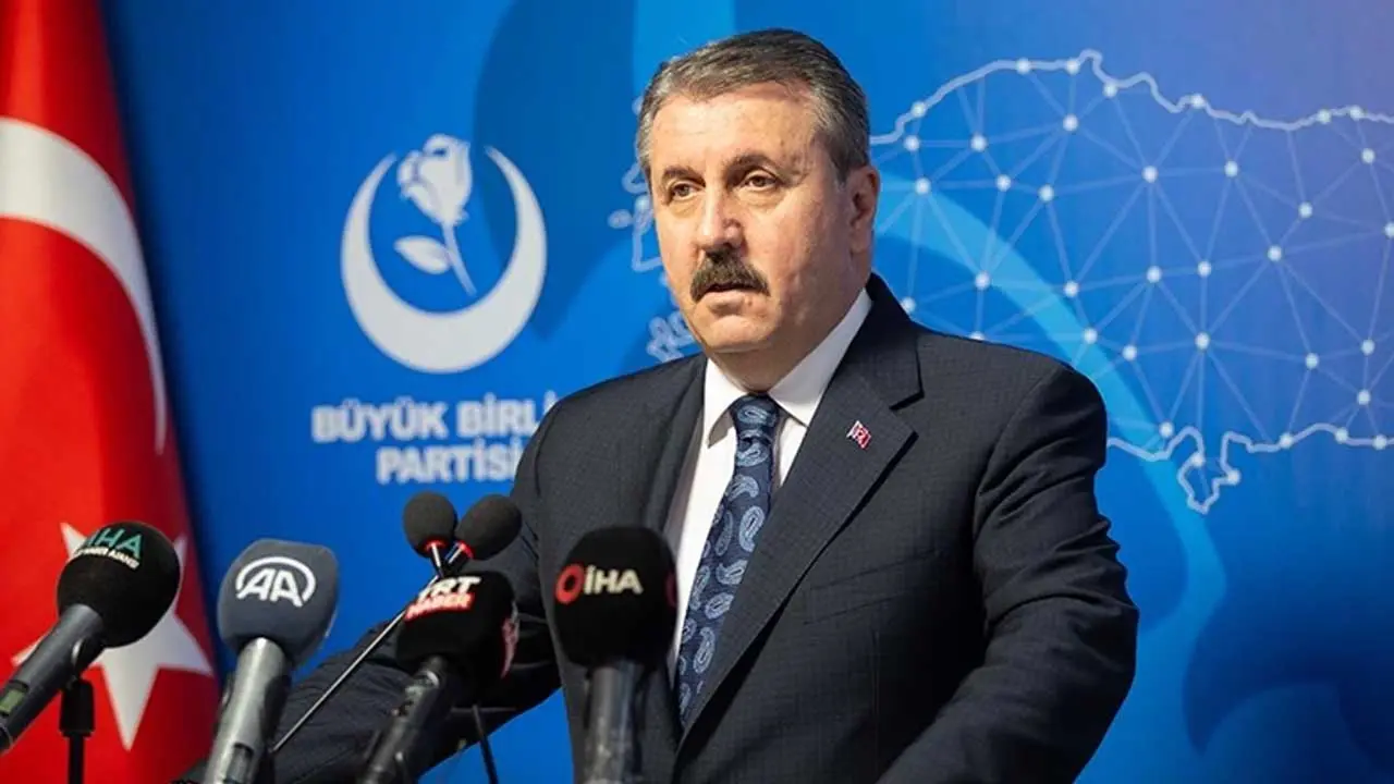 Destici'den CHP'ye: Ellerine fırsat geçse ne Kur'an bırakırlar ne ezan bırakırlar!