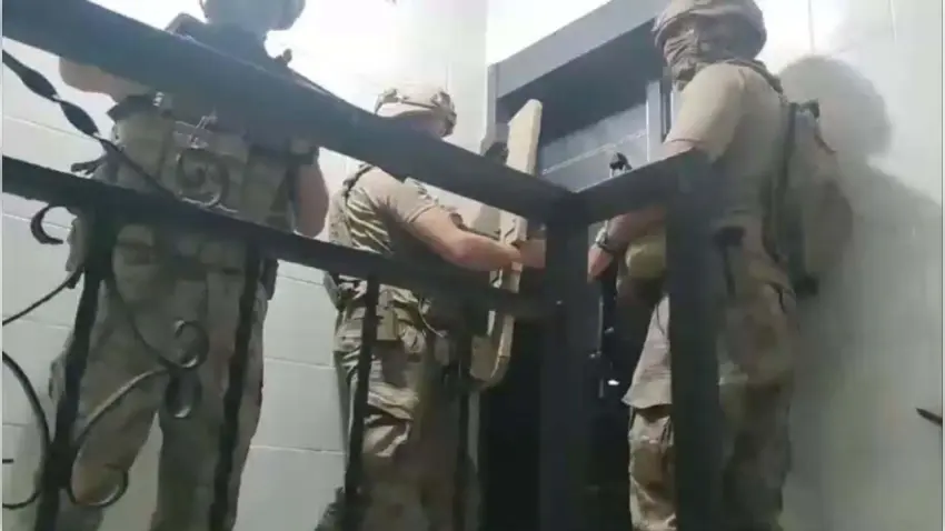 İzmir merkezli DEAŞ soruşturmasında 8 gözaltı haberinin görseli