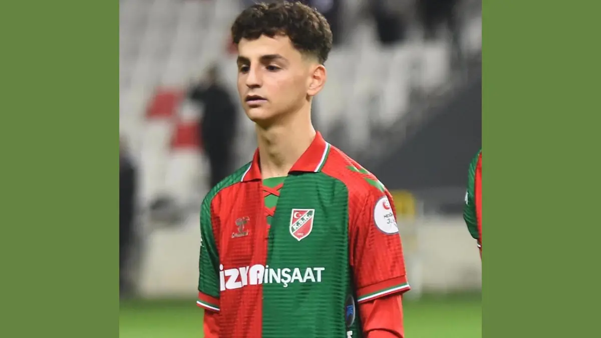 Karşıyakalı Adem, Fenerbahçe’ye imzayı atıyor haberinin görseli