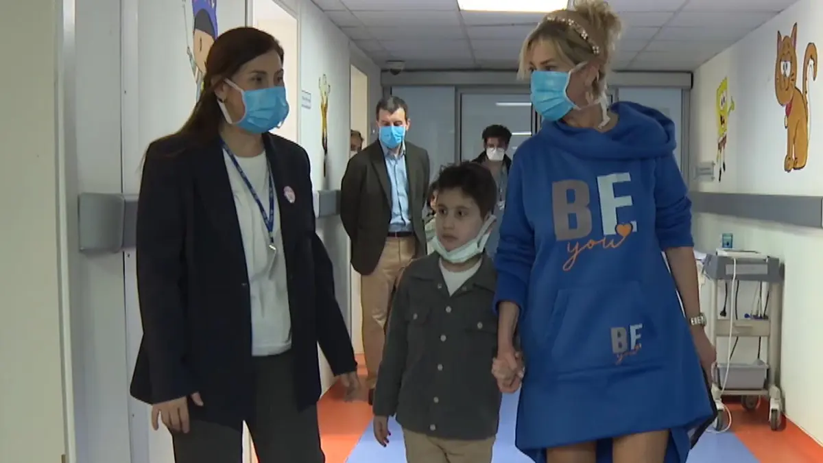 Oğlu nakille hayata tutundu, organ bekleyenler için dernek kurdu başlıklı video haberin görseli