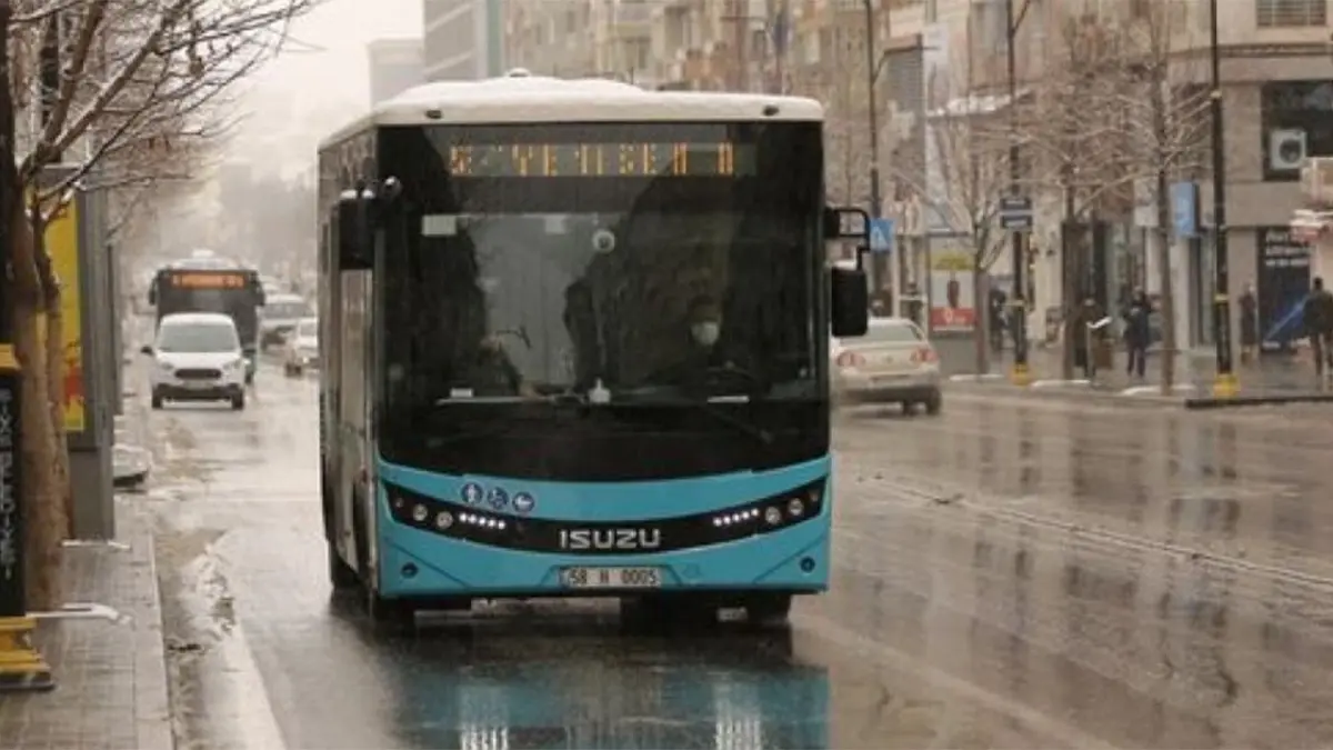 65 yaş üstü yolcudan rekor: Yılda 3 bin 365 kez toplu taşıma kullandı haberinin görseli