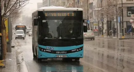 65 yaş üstü yolcudan rekor: Yılda 3 bin 365 kez toplu taşıma kullandı