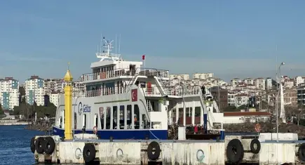 Bozcaada ve Gökçeada'da feribot seferlerine 'fırtına' engeli