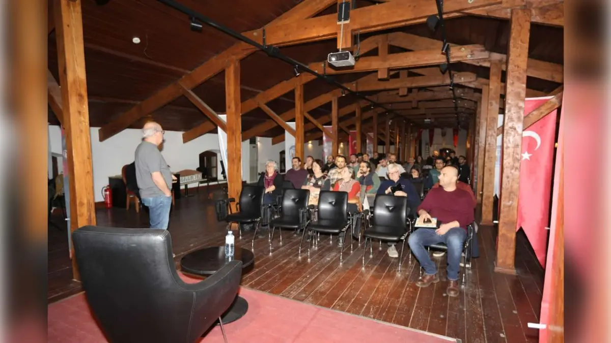 Efes Selçuk’ta babalara başarı rehberi haberinin görseli