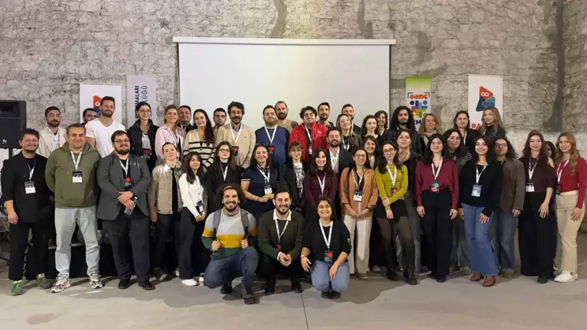 Gençler İzmir’in geleceğini forumda konuştu