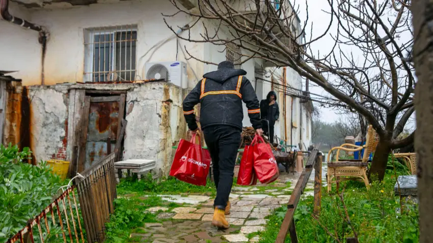 Güzelbahçe’de 350 aileye Ramazan yardımı