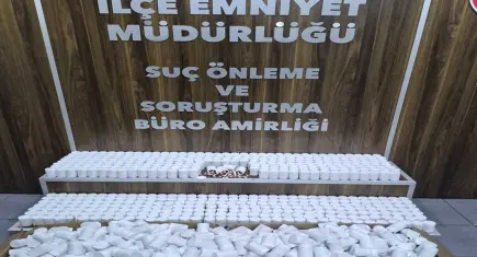 İzmir'de polis zehir tacirlerine geçit vermedi: 7 gözaltı!