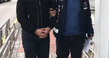 Suç örgütlerine bilgi sızdıran 9'u polis 17 kişi hakkında gözaltı kararı 