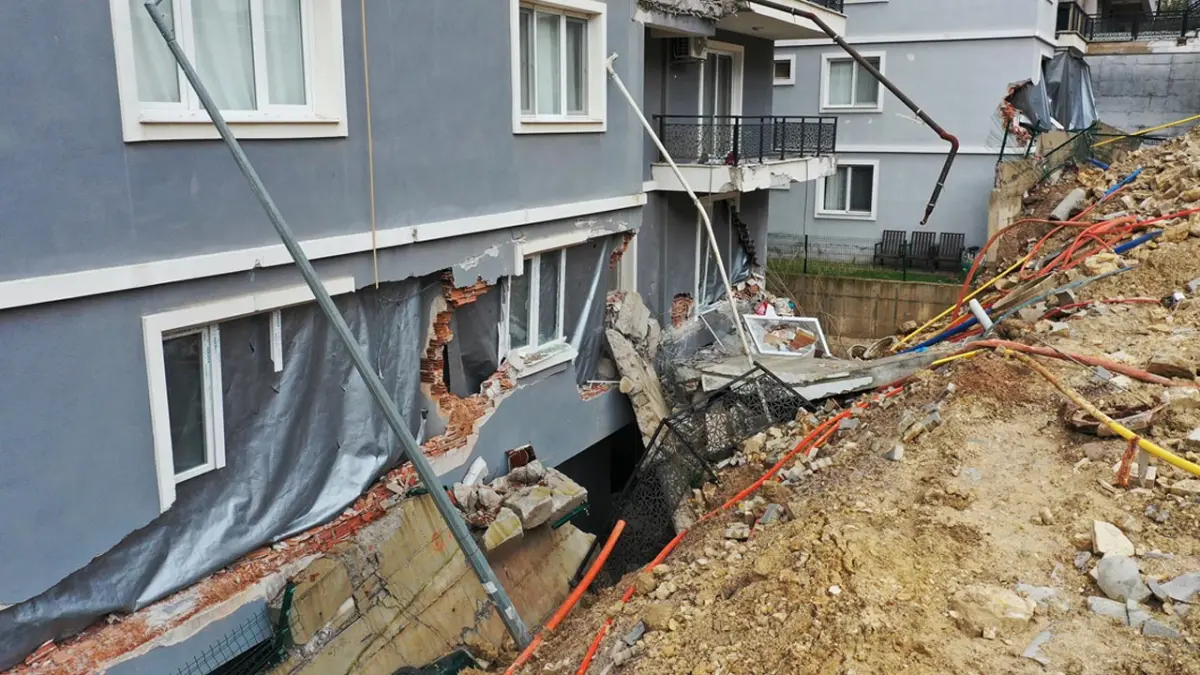 Tehlike geliyorum demiş: İzmir’de çöken duvar için rapor hazırlandığı ortaya çıktı haberinin görseli