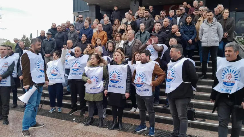 Buca’da memurlar eylemde: 7 aydır alacaklarını alamıyorlar haberinin görseli