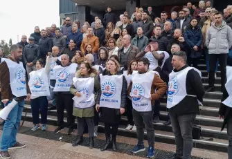 Buca’da memurlar eylemde: 7 aydır alacaklarını alamıyorlar