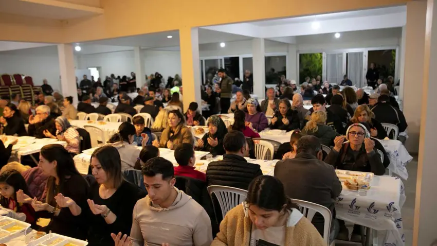 Güzelbahçe’de Ramazan’ın ilk gününde birlik ve bereket sofrası haberinin görseli