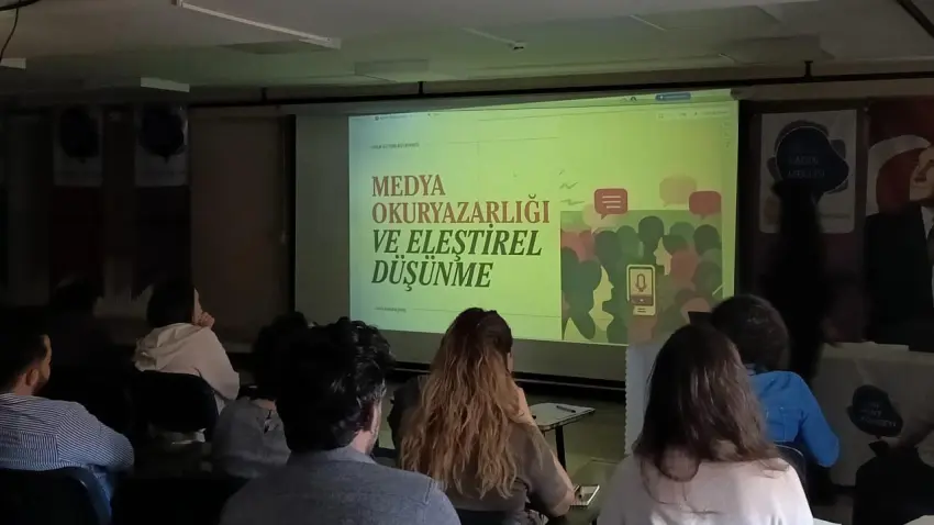 KABUK’tan İzBB personellerine eleştirel medya okuryazarlığı ve dijital şiddet eğitimi haberinin görseli