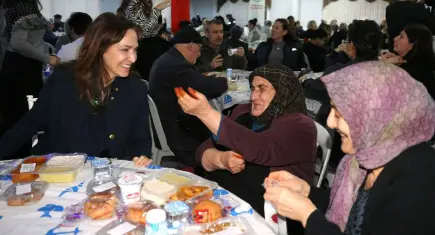 Karşıyaka’da Ramazan’ın ilk iftarı gerçekleşti