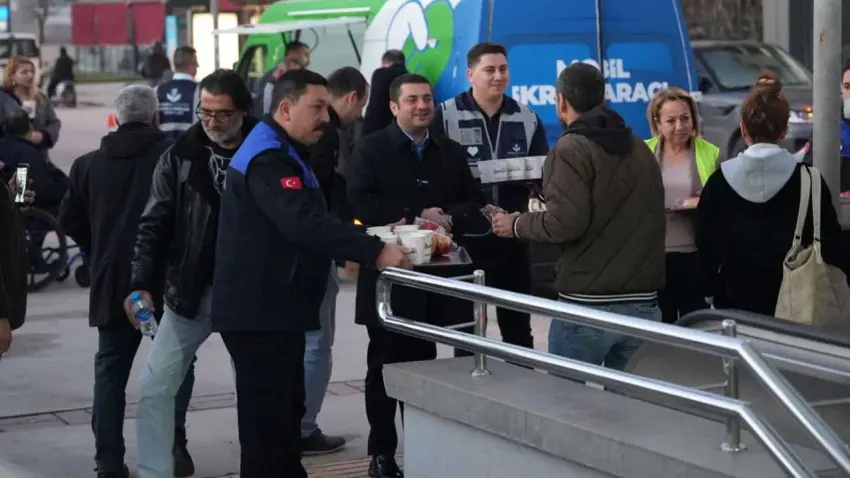 Torbalı Belediyesi’nden 13 bin kişilik iftar haberinin görseli