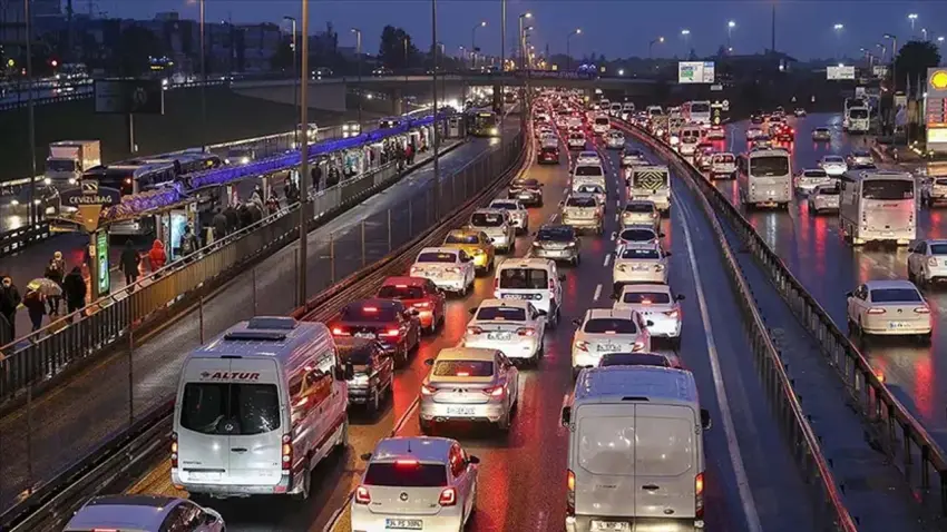 Araç sahiplerine kritik uyarı: Taktırmayanlar 75 bin lira para cezası ödeyecek haberinin görseli