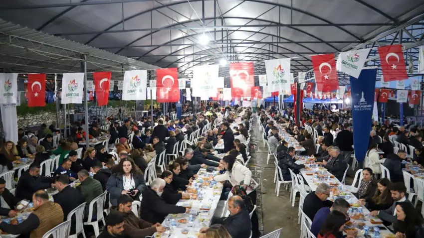 Bayındır’da iftar sofrası kuruldu haberinin görseli