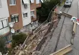 Buca'da çöken istinat duvarı için apartman sakinleri çözüm istiyor