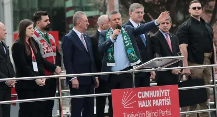 CHP lideri Özgür Özel: Siyasetçiyi başsavcı, sonra da o başsavcıyı tekrar siyasetçi yaptı