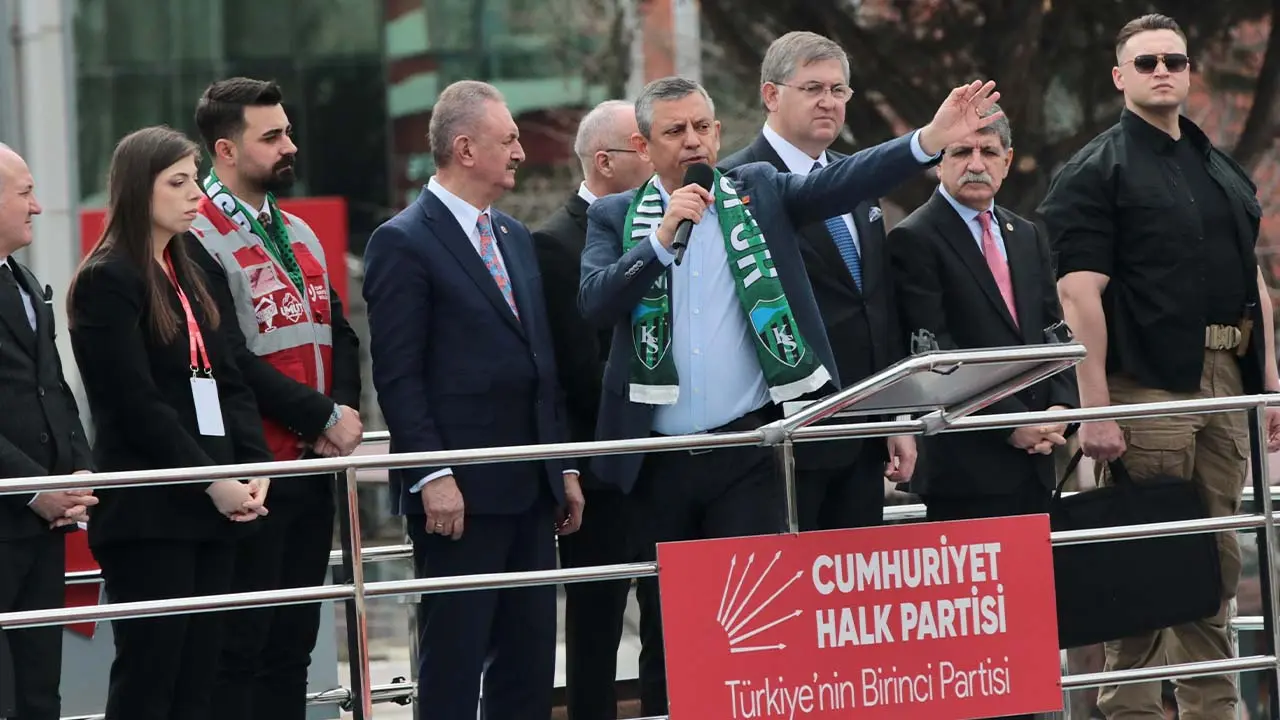 CHP lideri Özgür Özel: Siyasetçiyi başsavcı, sonra da o başsavcıyı tekrar siyasetçi yaptı