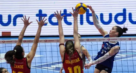  Göztepe evinde hata yapmadı: Bahçelievler’i 3 sette geçti