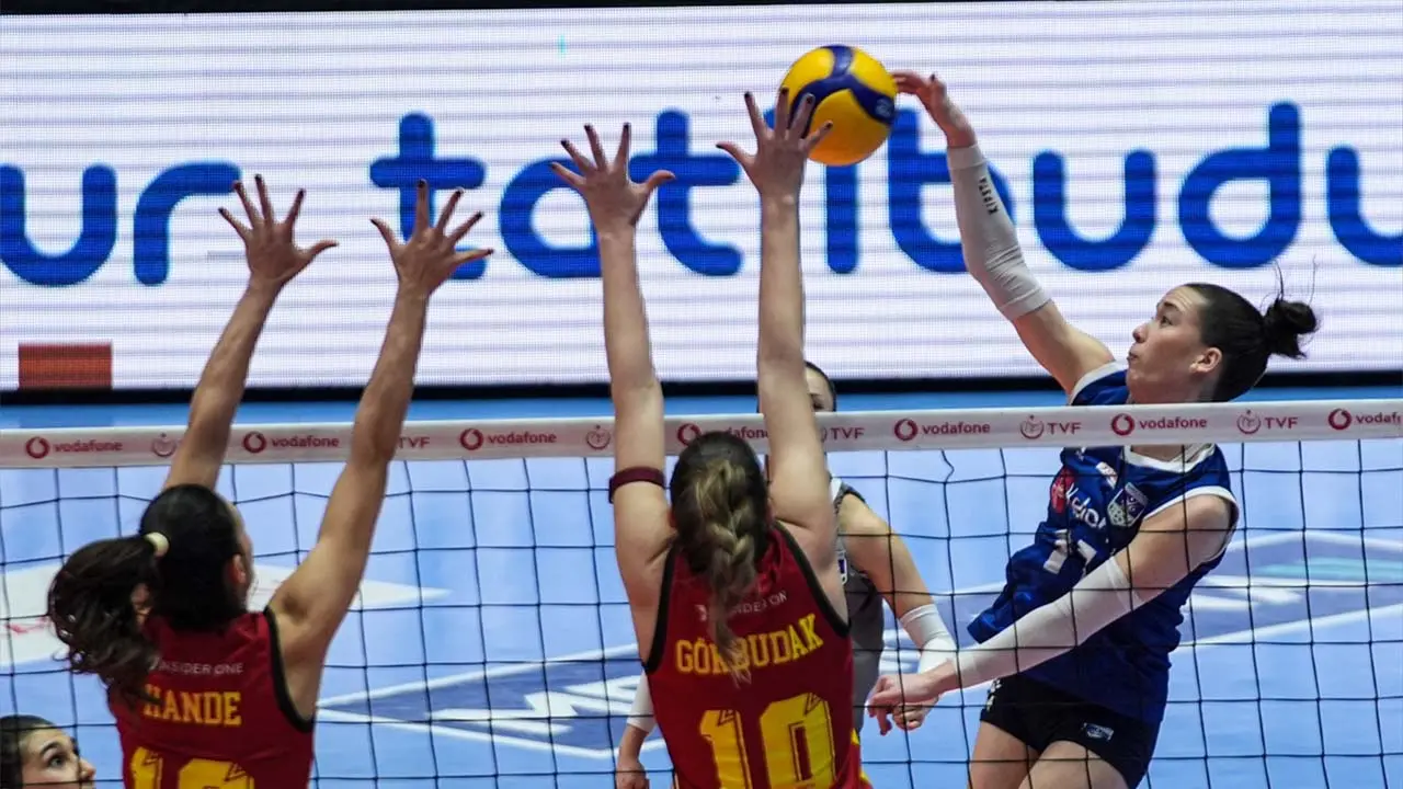  Göztepe evinde hata yapmadı: Bahçelievler’i 3 sette geçti