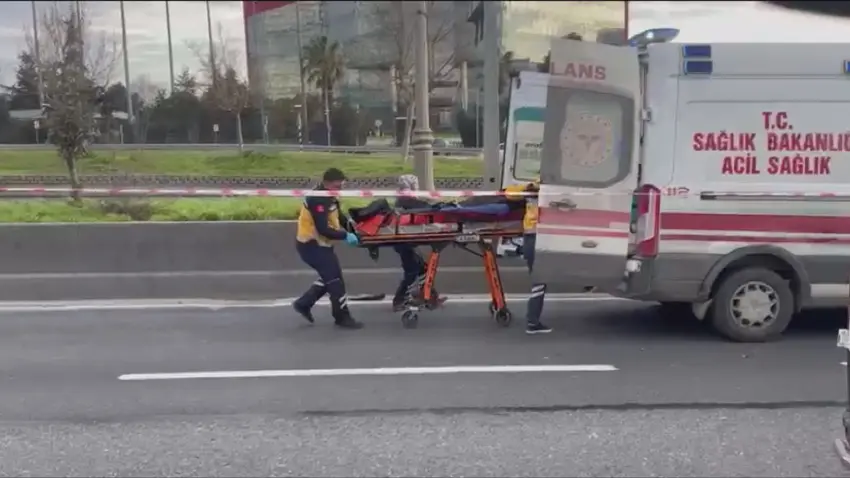 Otoyolda aracından indi, önce otomobil çarptı ardından cip ezdi: Sürücü hayatını kaybetti haberinin görseli