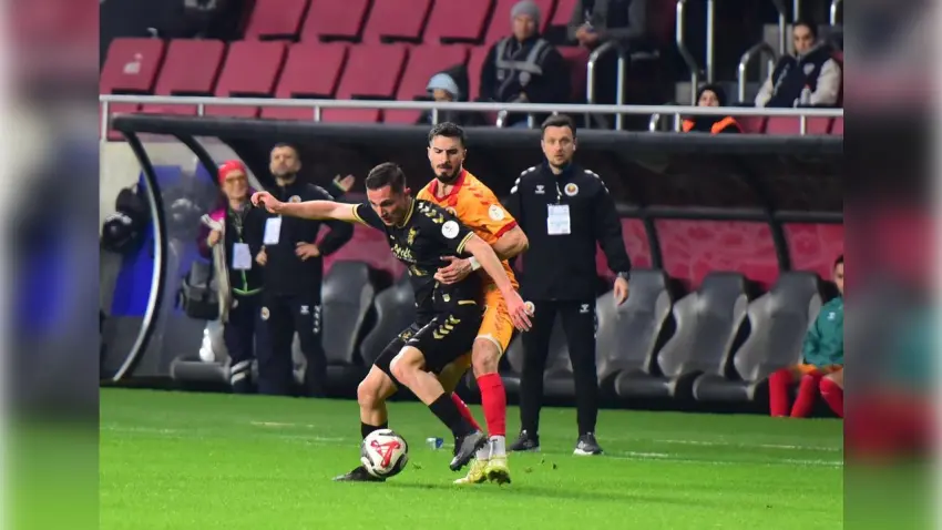 Altay, eksiklere rağmen sahadan puanla ayrıldı haberinin görseli