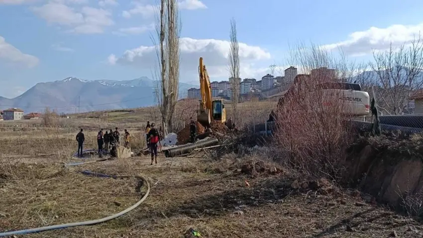 Altyapı çalışmaları sırasında göçük: 2 yaralı haberinin görseli