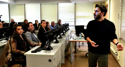 Bornova Muhtarlar Akademisi dijital eğitime devam ediyor