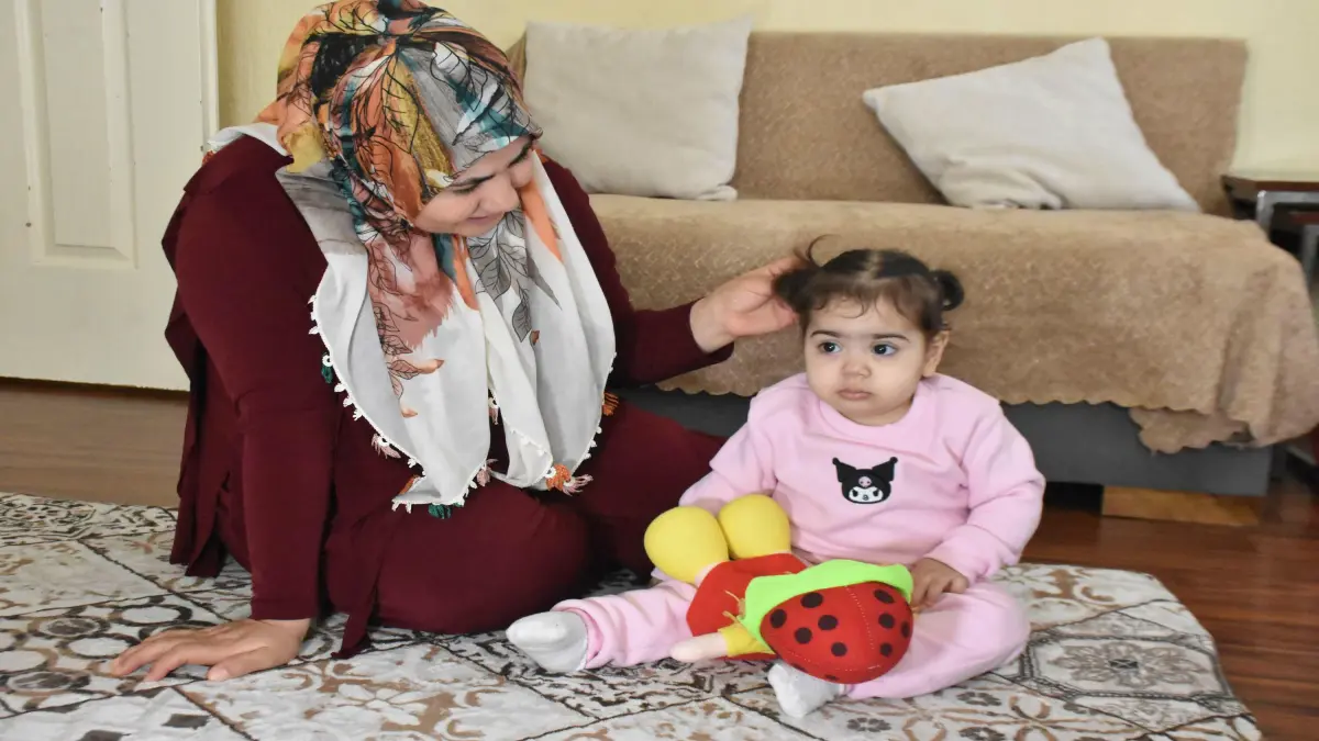 Dubai'ye giden SMA'lı Esma'nın annesi: İlaç damara girince kurtulacağına inandım görseli