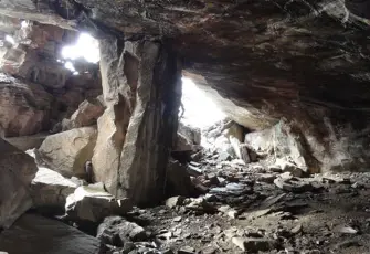 İzmir haber: Araştırmacı mağarada çukura düştü