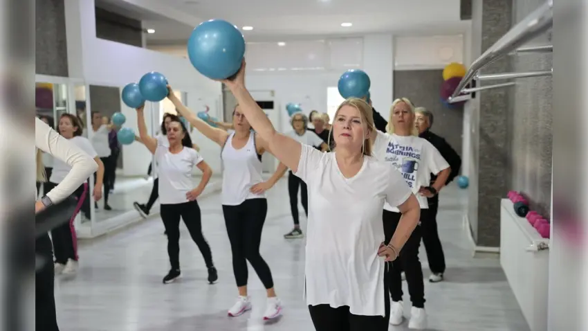 Konak Belediyesi’nin kadınlara özel spor kursları haberinin görseli
