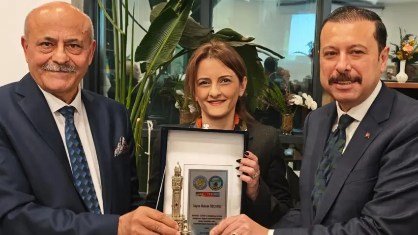 Konyalılar İzmir’de iftar sofrasında buluştu: Yolumuz Mevlana Yolu haberinin görseli