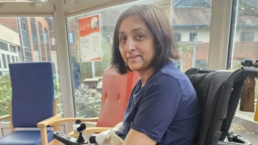 Köpeğinin yaladığı küçük yara, kadının hayatını altüst etti haberinin görseli