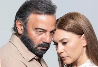 Aşk bitti, perde kapandı: Kerem Alışık ile Evrim Alasya ayrıldı, tiyatro oyunu iptal oldu