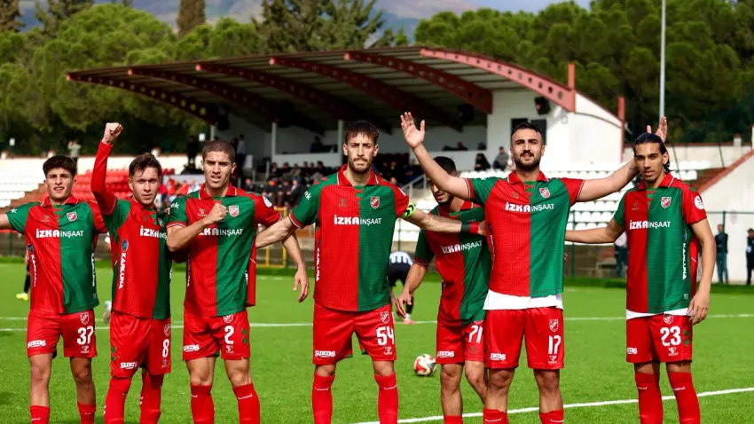 Karşıyaka’dan tarihi fark: 10 golle gövde gösterisi haberinin görseli