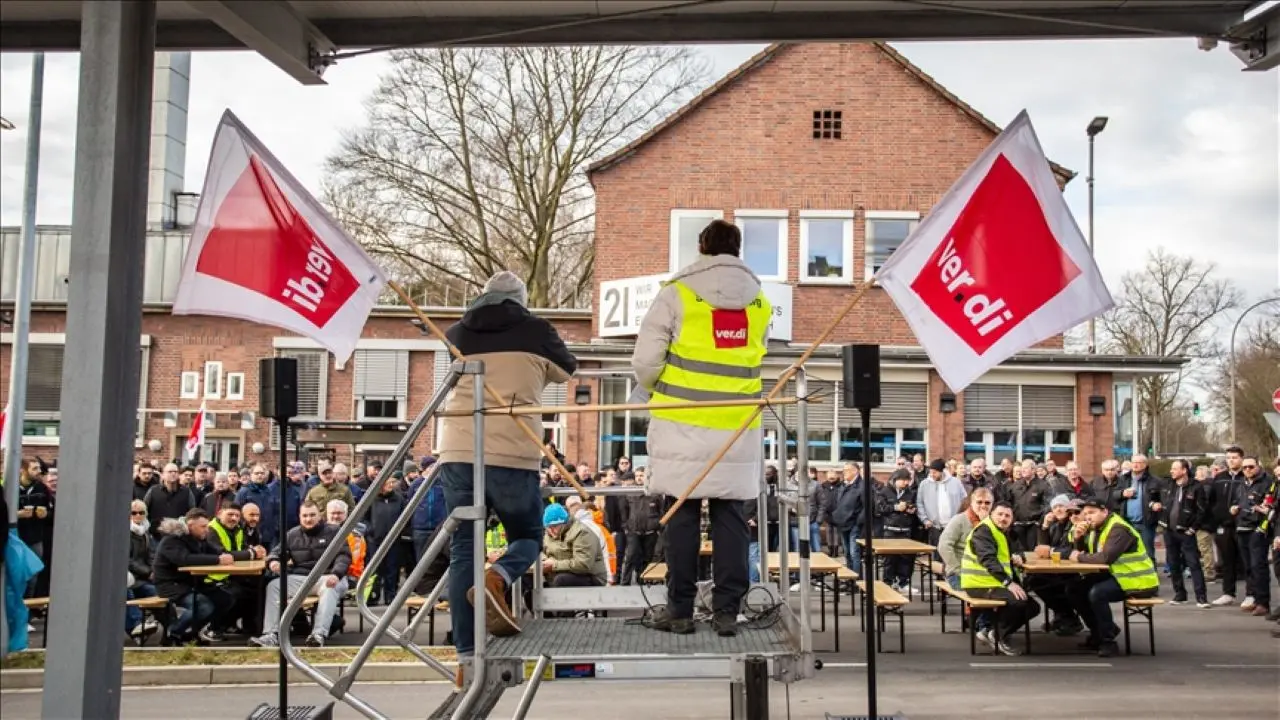 Almanya’da toplu taşımada 2 günlük uyarı grevi