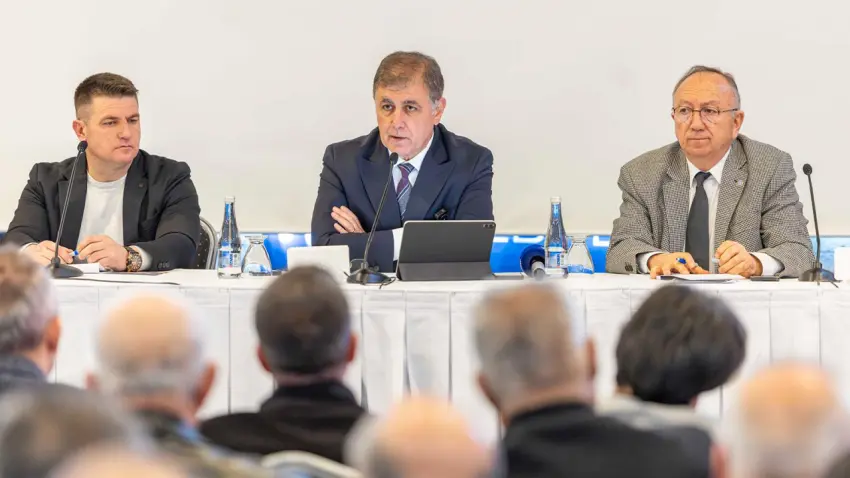 Başkan Tugay: Günü değil, geleceği kurtarmalıyız haberinin görseli