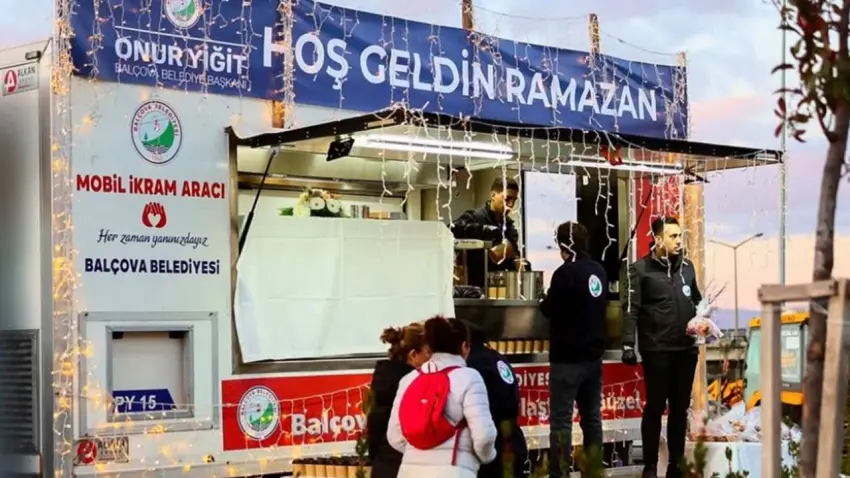 Ramazan’da dayanışma Balçova sokaklarında haberinin görseli